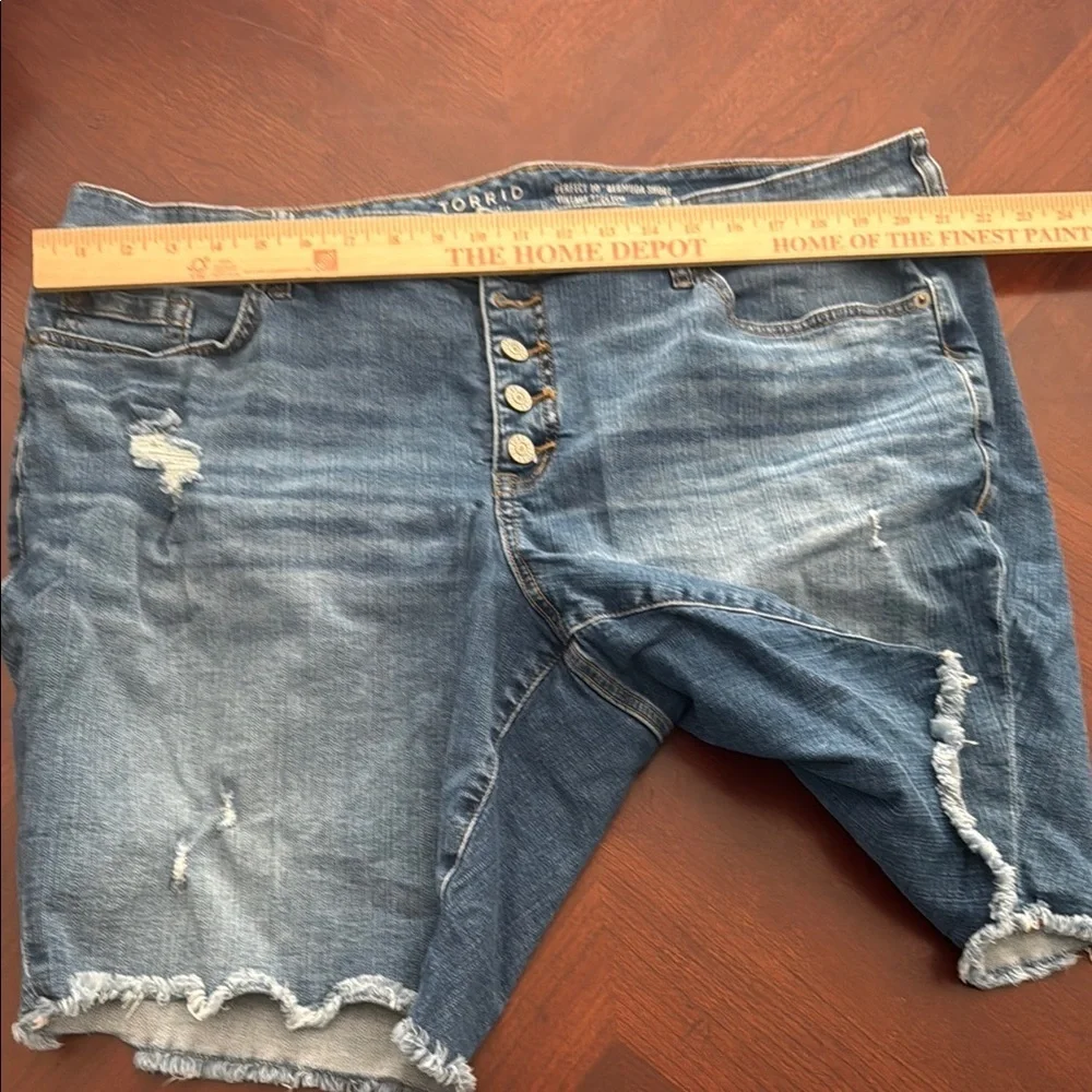 Torrid Blue Distressed jean Shorts stretch 10 inch perfect vintage Bermuda